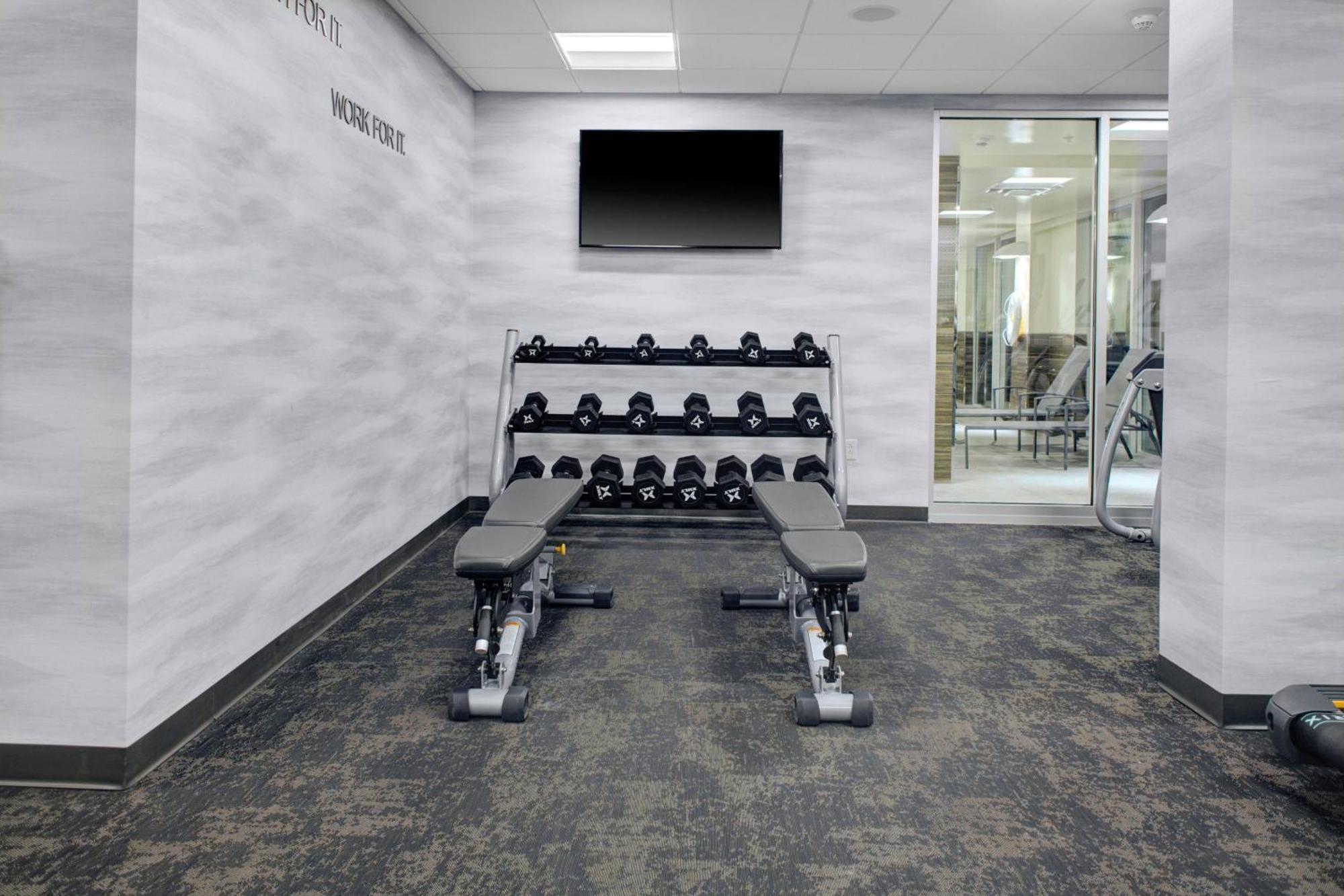Fairfield & By Marriott Roanoke Hotel 3*