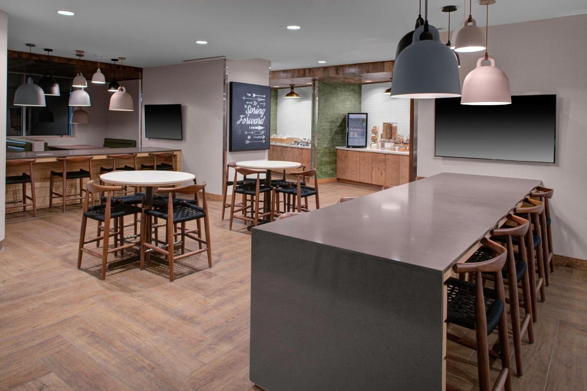 Hotel Fairfield & By Marriott Roanoke 3*