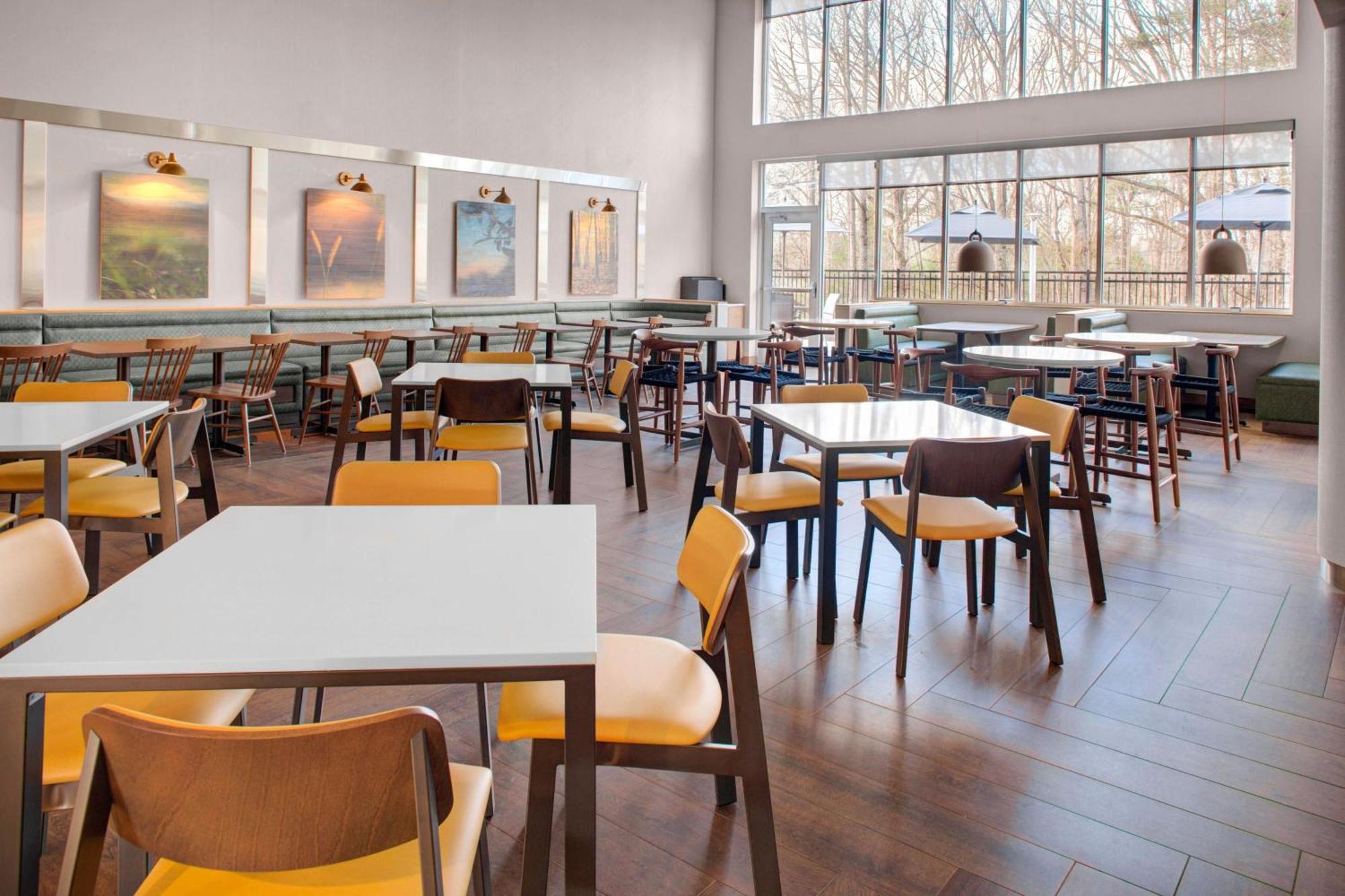 Fairfield & By Marriott Roanoke