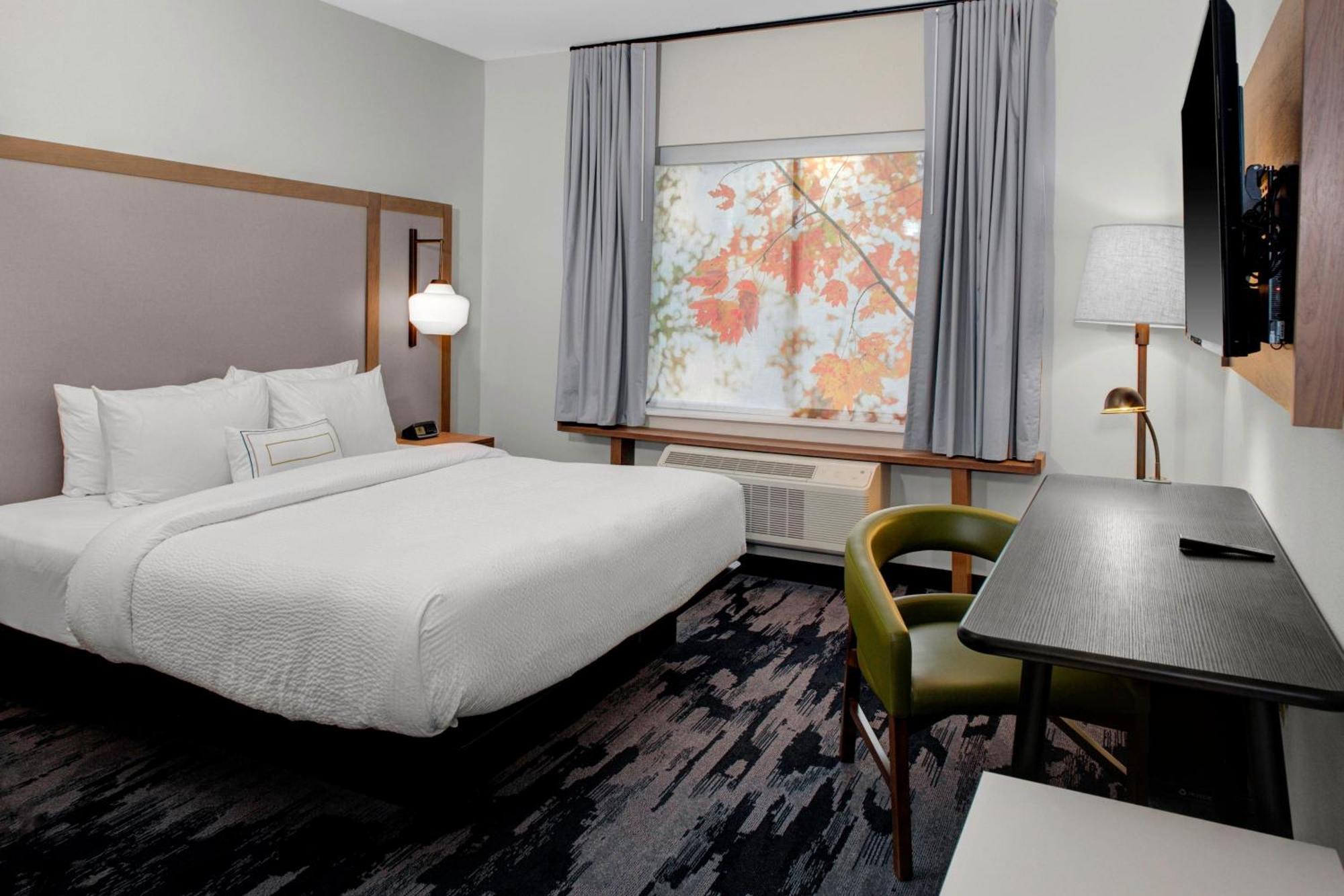 Hotel Fairfield & By Marriott Roanoke