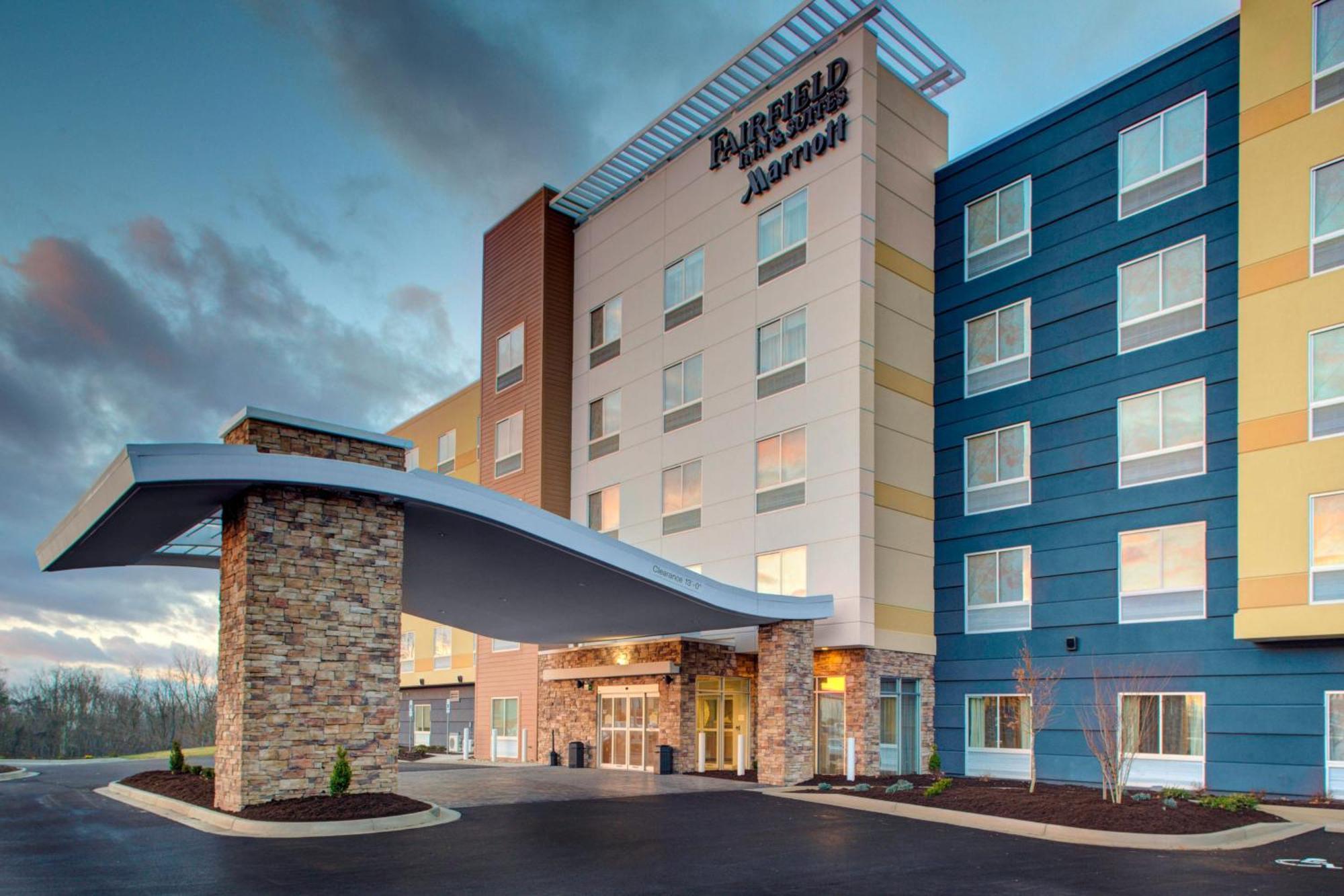 Fairfield & By Marriott Roanoke Hotel Salem